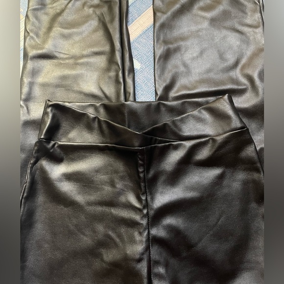 NWOT Pretty Little Thing PLT black leather high waisted pants - Picture 6 of 6